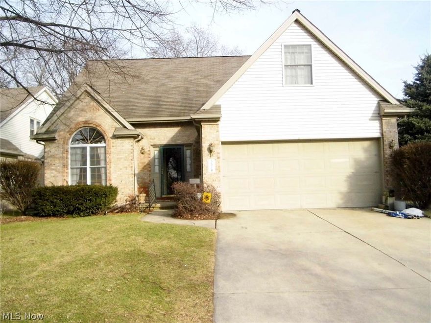 Point Place beauty in private oasis with access to 30ft dock overlooking the Ottawa River.  First floor master suite with luxurious tub and walk-in closets.  Entertainers dream includes open floor plan with spacious eat-in kitchen and french doors opening to formal dining room.  Loft overlooking the living room with vaulted ceilings, skylights, and a cozy gas fireplace.  Finished bonus room with extra 380 sq ft.  Attached enclosed porch.  First floor laundry.  All the amenities tucked into private retreat.