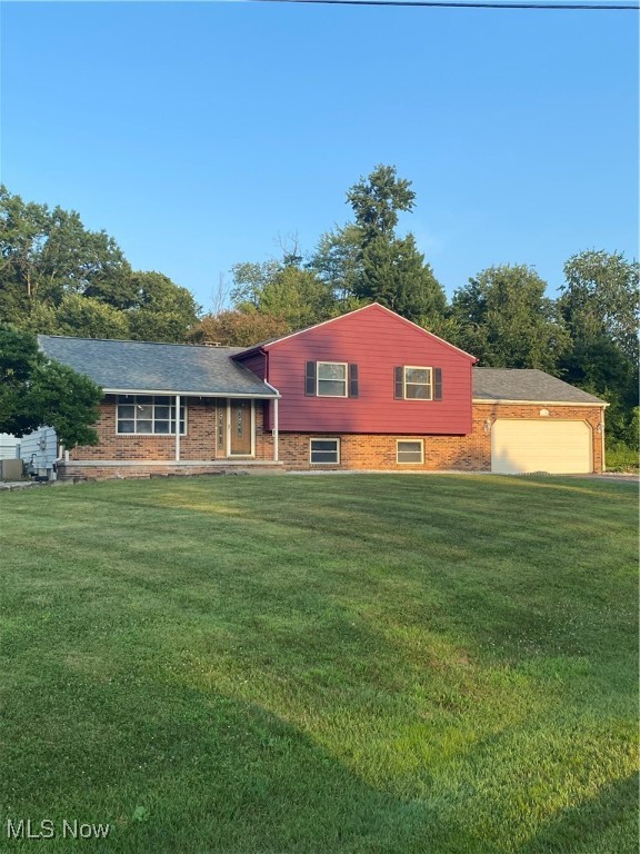 updated 4 bedroom,2.5bath split level home in Liberty Twp. this home is in move in condition features over 2100 sq ft. new kitchen with dishwasher,stove,microwave.lots of cabinet space.large living room with bay window.formal dining room with sliding doors to rear deck.master suite with private bath.the lower level you will find a large 1/2 bath,4th bedroom and large family room with fireplace.the home is ready for you to move in.book your showing today before its gone.