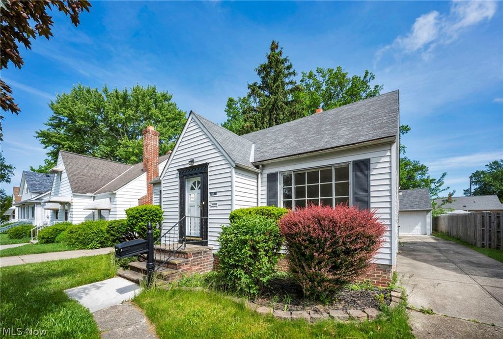 Photo of 25671 Farringdon Avenue, Euclid, OH 44132 (MLS # 5210482)