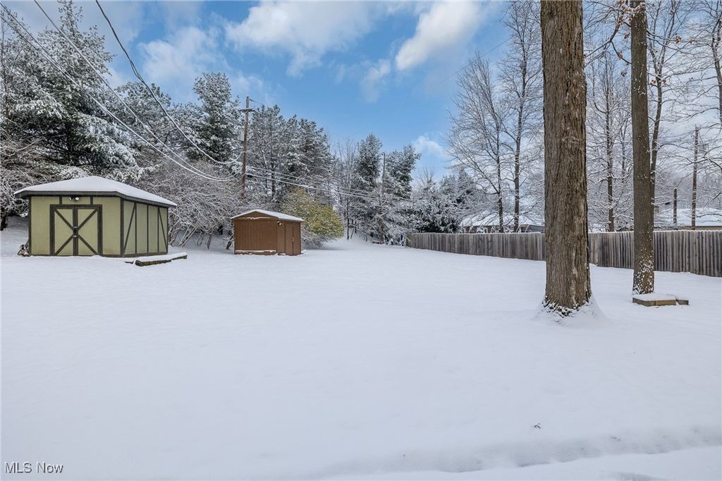 Photo of 6090 Big Creek Parkway, Parma Heights, OH 44130 (MLS # 5175210)