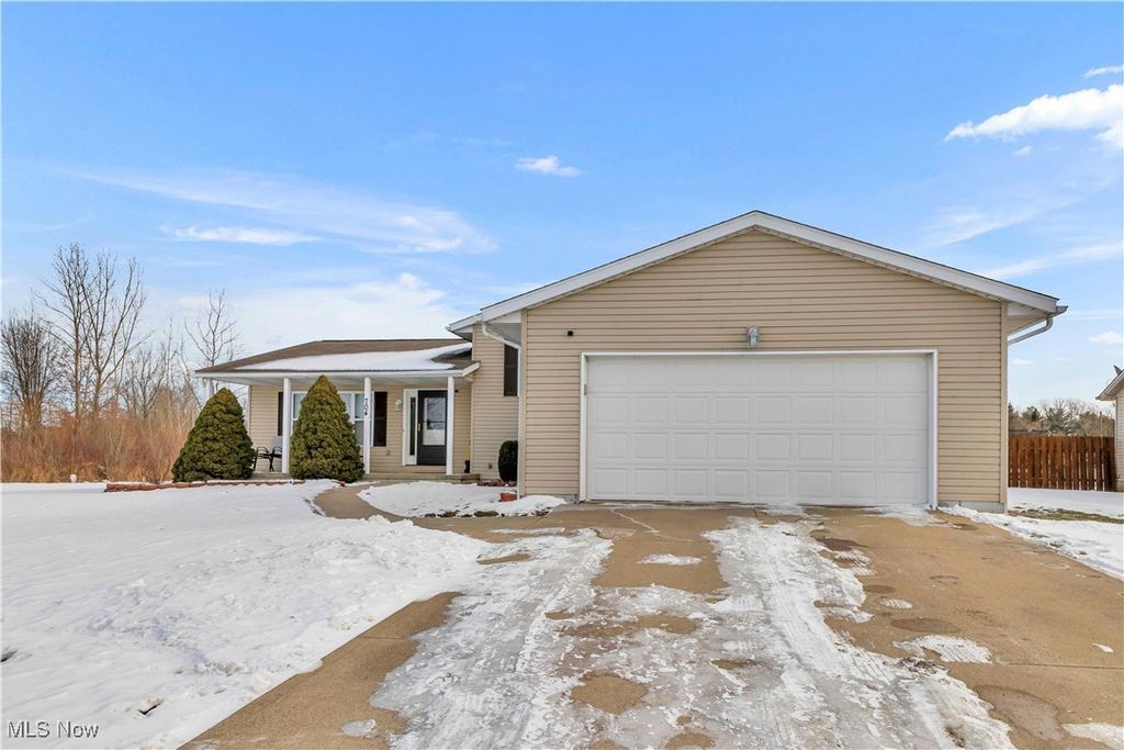 Photo of 704 Black Bear Run, LaGrange, OH 44050 (MLS # 5183500)