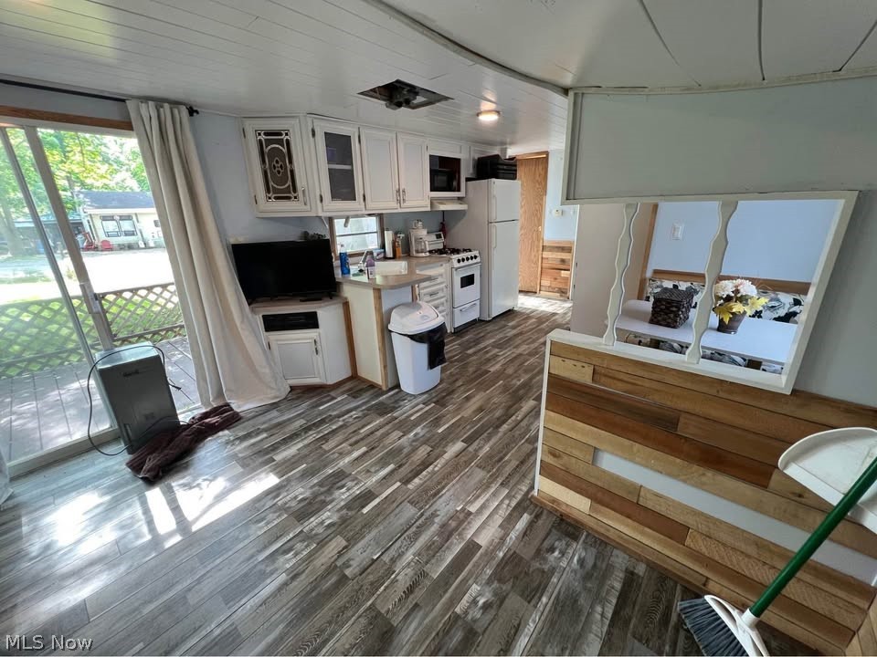 Lake Village Campground - Residential