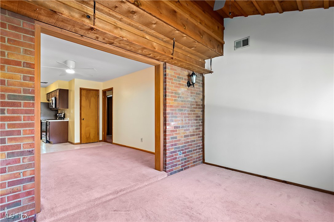 Country Club Condo - Residential