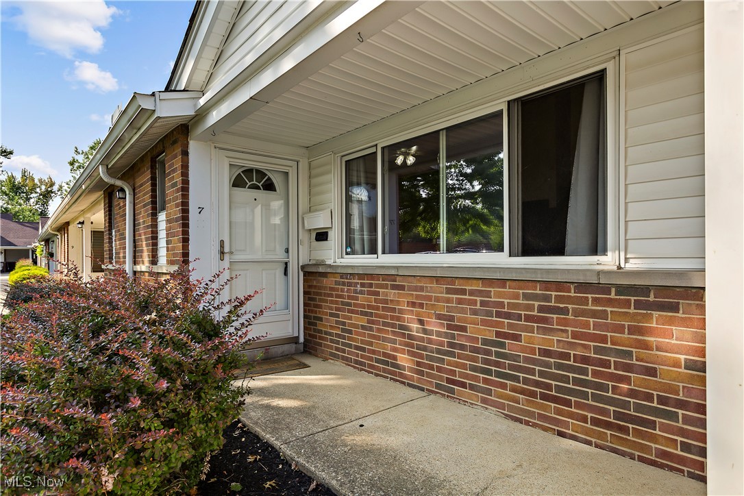 Country Club Condo - Residential