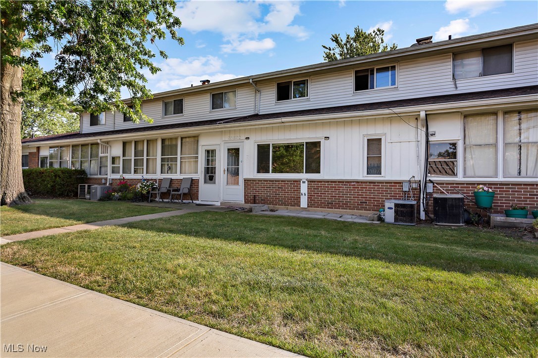 Country Club Condo - Residential