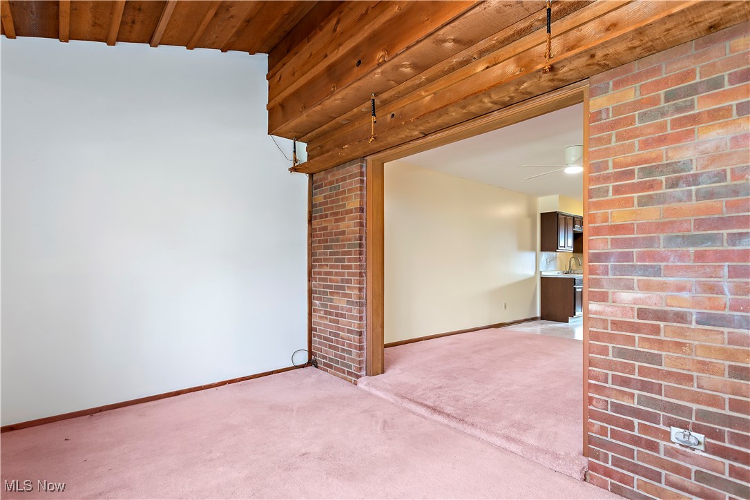 Country Club Condo - Residential