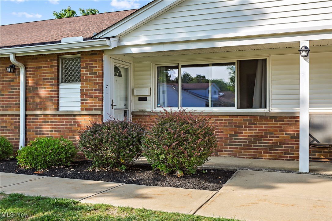 Country Club Condo - Residential