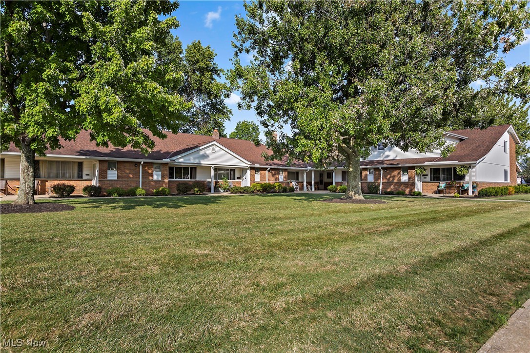 View North Olmsted, OH 44070 condo