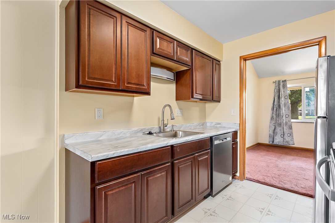 Country Club Condo - Residential