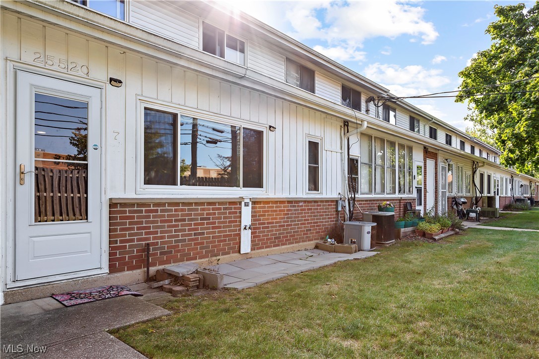 Country Club Condo - Residential