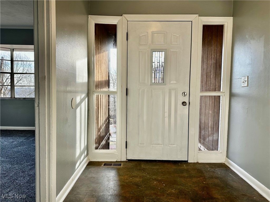 Photo of 2526 Valley View Drive, Belpre, OH 45714 (MLS # 5183747)