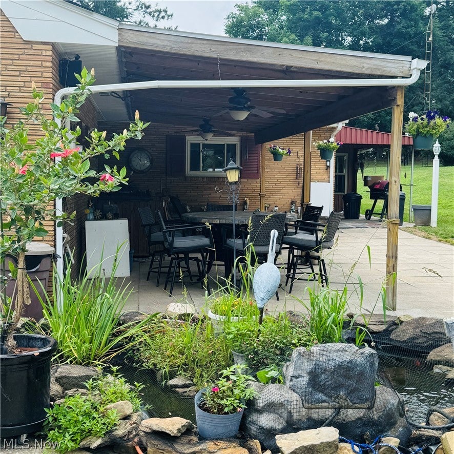 1042 County Rd 42