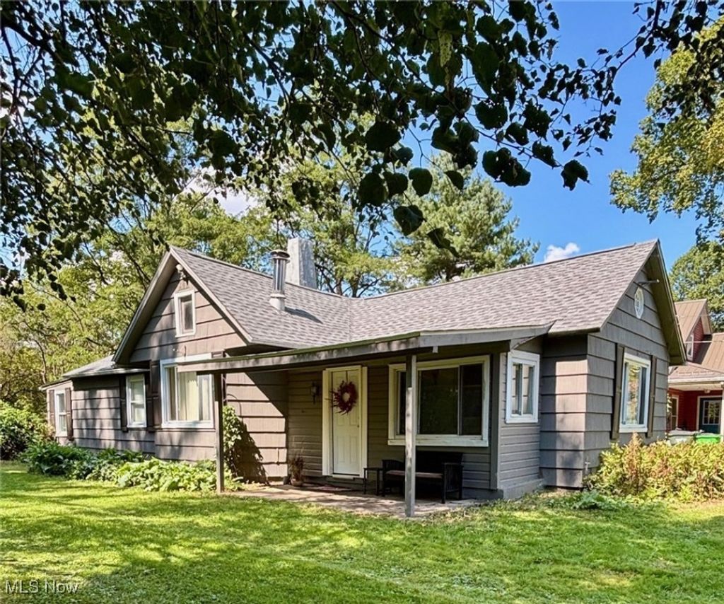 Photo of 5872 Main Street, Peninsula, OH 44264 (MLS # 5165770)
