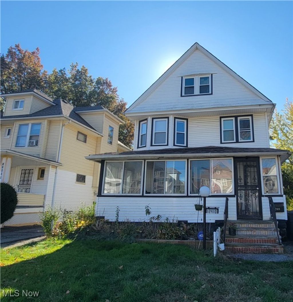 Photo of 12410 Ingomar Avenue, Cleveland, OH 44108 (MLS # 5179908)