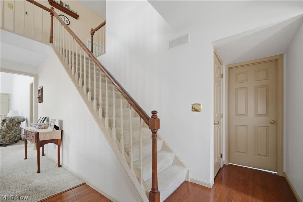 Photo of 26 Hudson Common Drive, Hudson, OH 44236 (MLS # 5218519)