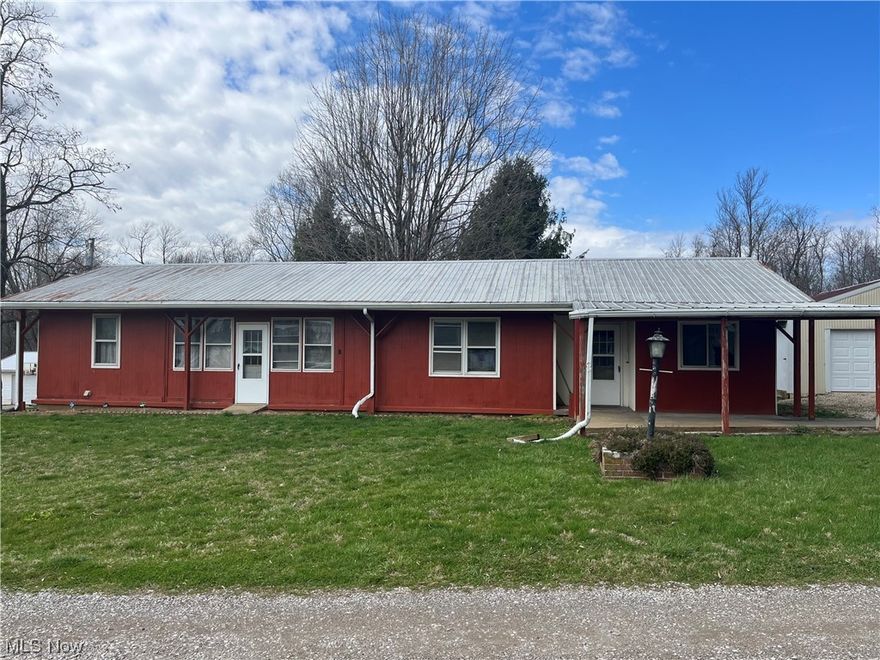 Great backs street lot with very low traffic count for maximum privacy. At the same time you are less than a minute walk from the downtown Somerset area close to the business and shopping district. This home offer 2-3 bedrooms and the main floor with 1,5 baths. There is a large living space that flows right into the kitchen. Options are endless with a full basement that previously had a kitchen area and full bath. There is a second large living space to accommodate 2 more bedrooms not included in the listing count.  The yard is large and flat with plenty of room to expand. Keep you vehicles out of the weather in the 2 car detached garage. This home is priced to sell, act quickly because the sale won't be slowly.