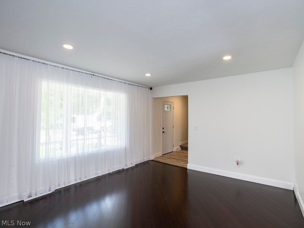 3883 Sanford Drive
