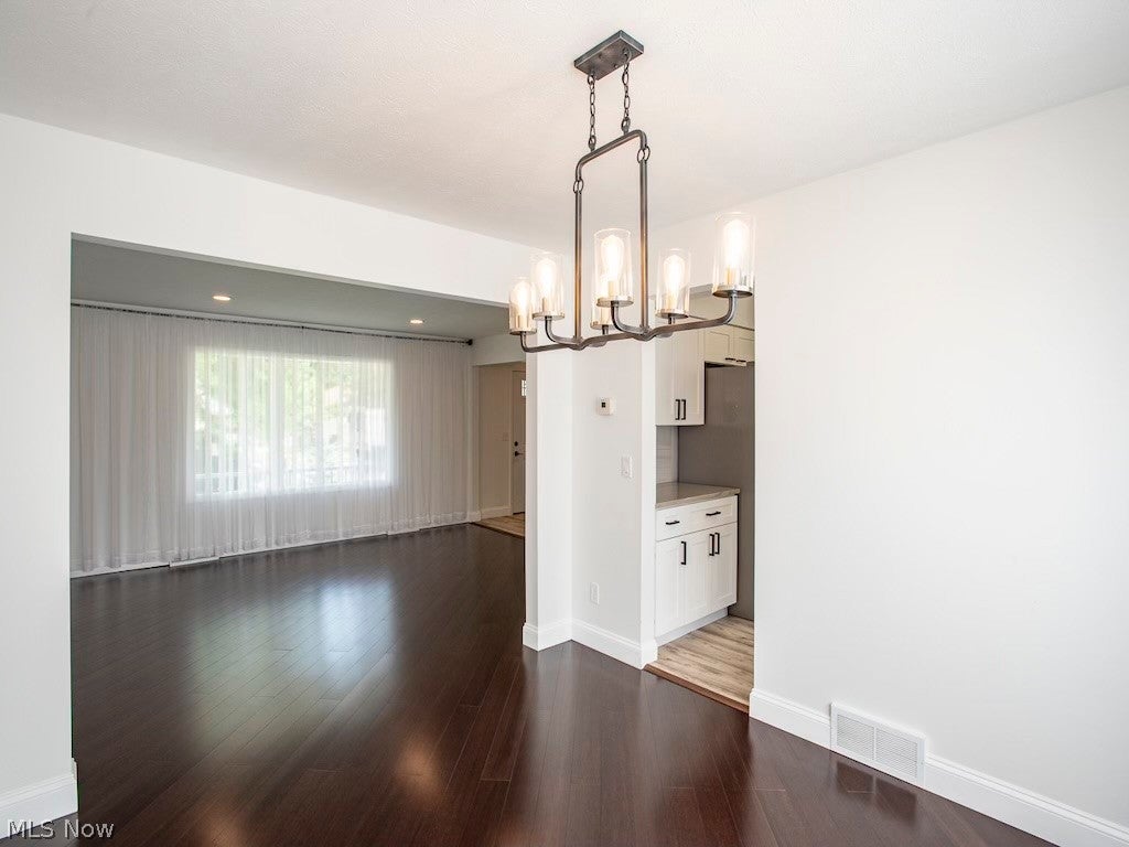 3883 Sanford Drive