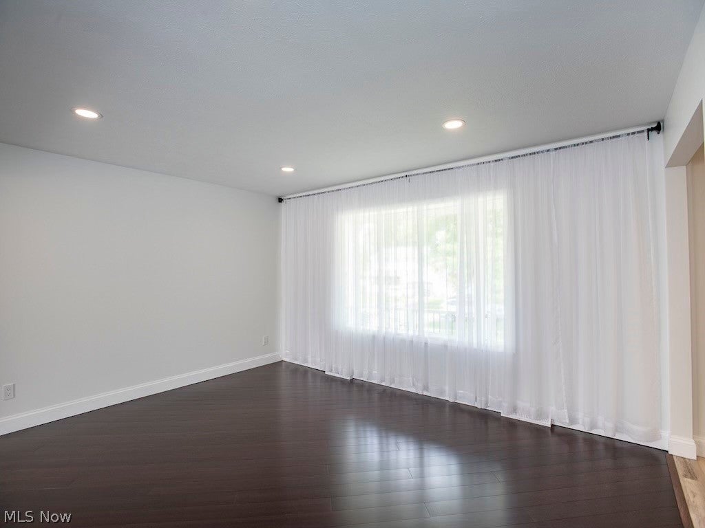 3883 Sanford Drive