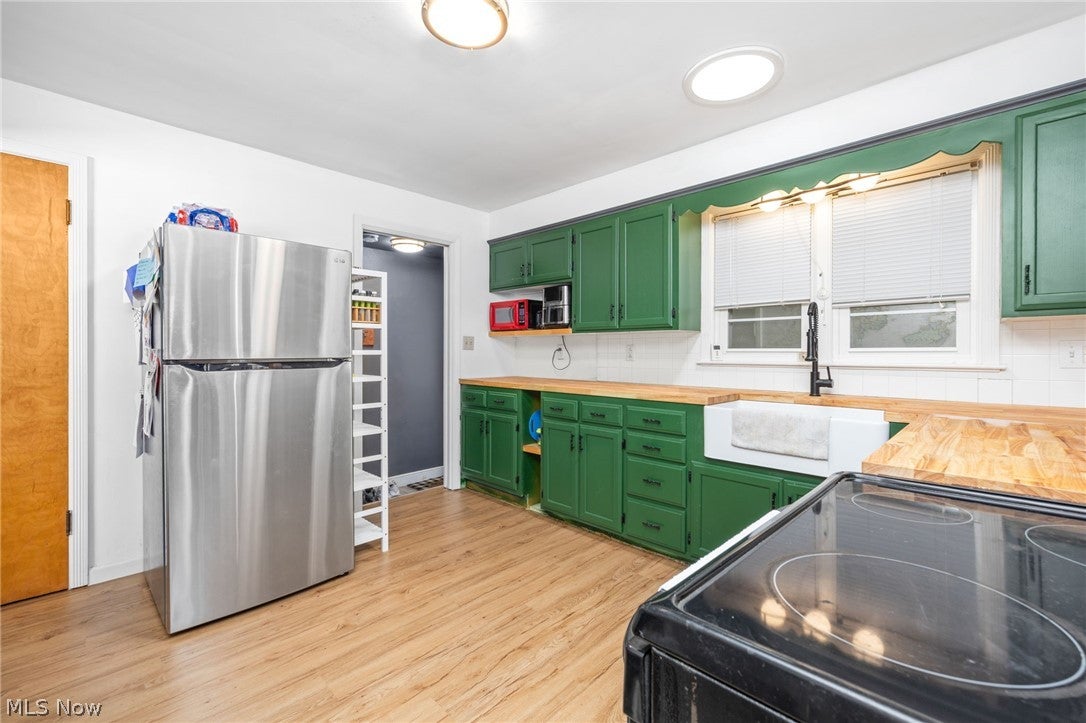 887 Arlington Avenue