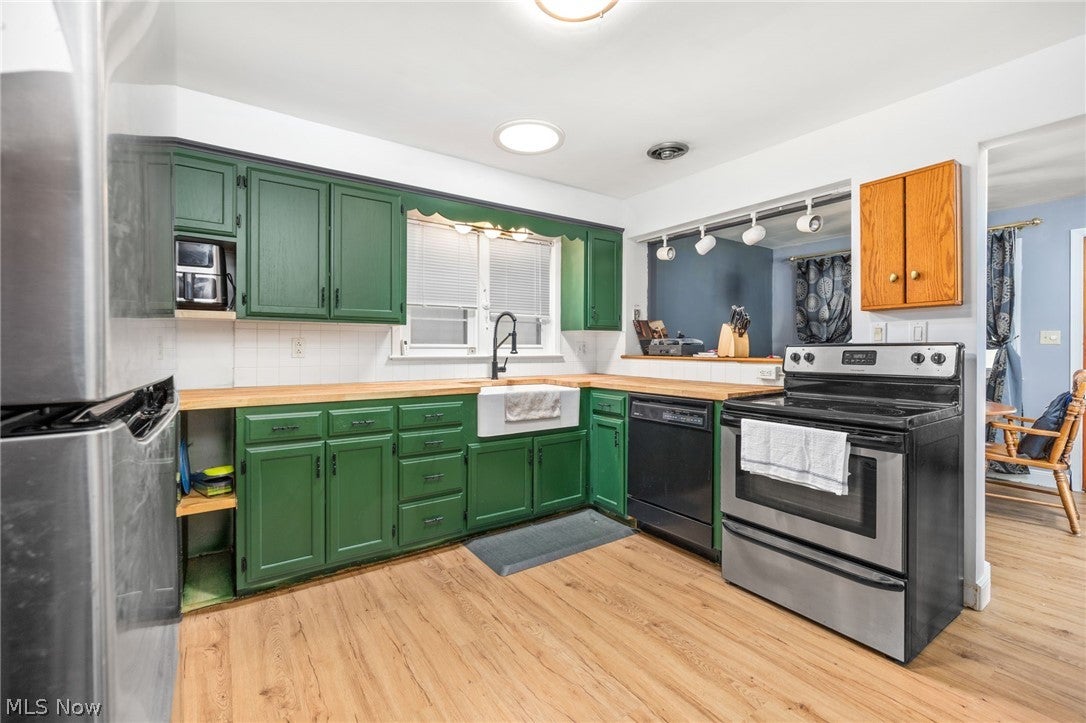 887 Arlington Avenue