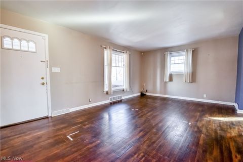 Tiny photo for 536 Independence Street, Fairport Harbor, OH 44077 (MLS # 5190028)