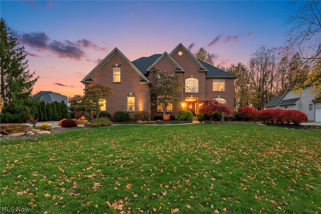 Photo of 32811 Saint James Trail, Avon, OH 44011 (MLS # 5197216)