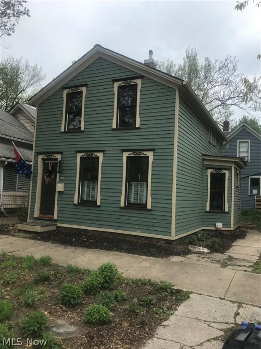 Beautiful 2 bedroom single family home located in the heart of Ohio City! Newly restored with updates throughout the interior. Off street parking is available and pets are welcome.