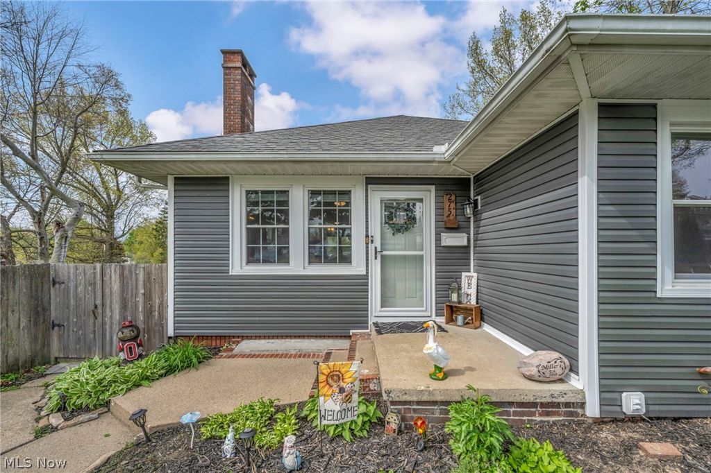 Photo of 275 4th Street SW, Brewster, OH 44613 (MLS # 5205158)