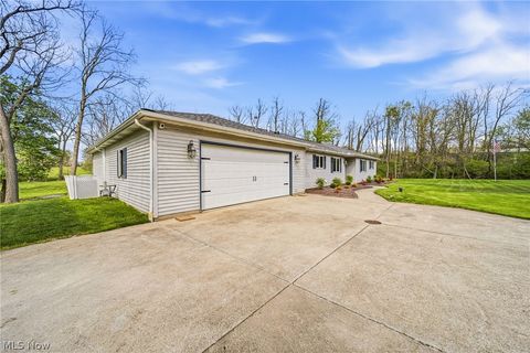 Tiny photo for 16912 Albion Road, Strongsville, OH 44136 (MLS # 5203985)