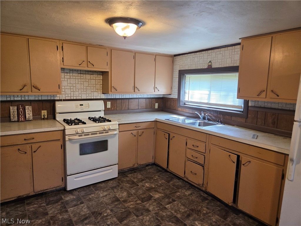 Photo of 191 Mathews Street, Painesville, OH 44077 (MLS # 5202362)