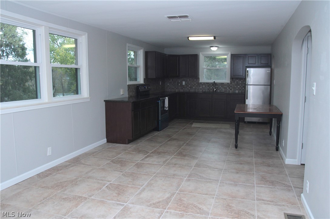 Richard Roy Abele & Jean C Abe - Residential