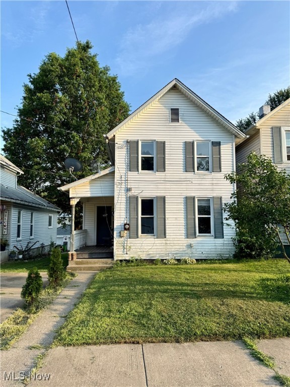Opportunity Knocks in Barberton!
This charming 3-bedroom, 1-bath Colonial offers great bones and tons of potential. It’s the perfect canvas for your personal touch. Whether you're looking for your first home or a smart investment, this property is move-in ready with just a little polish. Don’t miss your chance, schedule your private showing today!