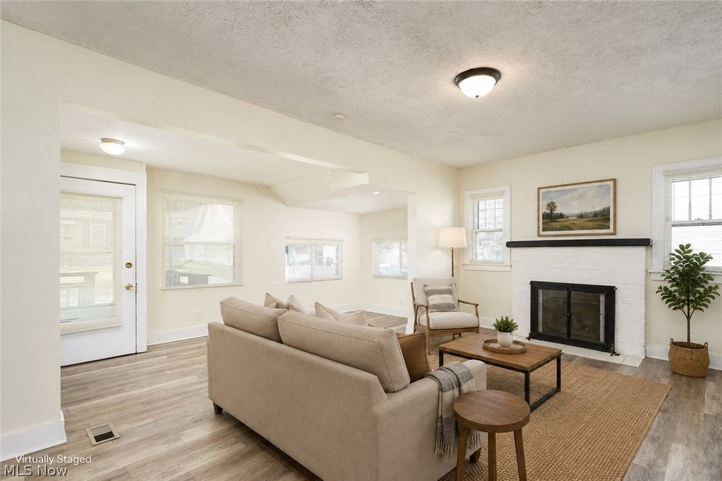 Photo of 2747 3rd Street, Cuyahoga Falls, OH 44221 (MLS # 5208396)