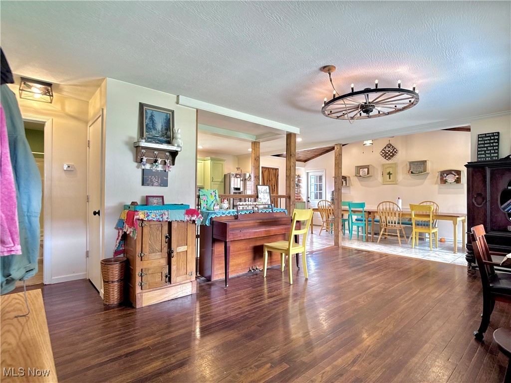 2865 Pioneer Circle, Zanesville, Ohio image 2