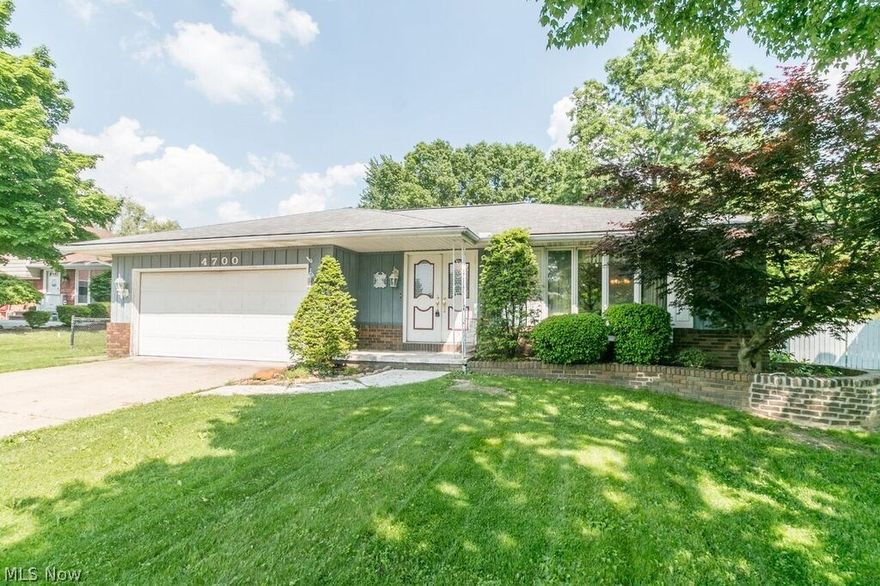 This Spacious Brunswick Center Hall Ranch has been recently updated and it's back on the market!! Very inviting foyer leads to the open kitchen that includes matching stainless steal appliances. Newly updated and serviced fireplace is perfect for those cool summer nights, through the family room you have access to exit to the fenced in backyard/patio! Great for entertaining or just relaxing. This three bedroom two full bath 1810 sq.ft in the main living areas plus a large finished basement w/ bar, fully functioning kitchen, recreation room, potential bedroom, large laundry room, lots of cabinets & shelving. Skylights in kitchen & bathroom. Recent renovations include Master bathroom, Fully funtioning second kitchen in the basement and extra full bath. Freshly painted, New tile flooring in kitchen and master bath. Community amenities include a pool, tennis/basketball courts, picnic area & playground all within walking distance! 1 year home warranty is being offered by sellers for peace-o