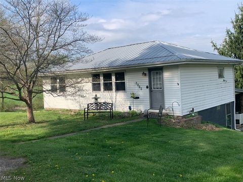 Homes For Sale - 2965 Argyle Road<br/> East Canton, OH 44730