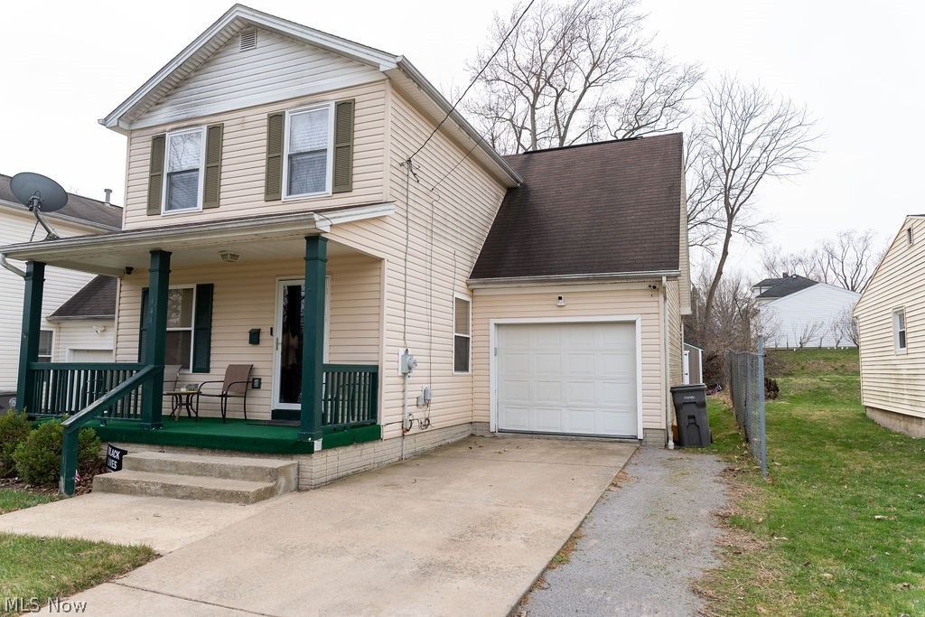 Photo of 444 Sunshine Avenue, Youngstown, OH 44505 (MLS # 5194779)