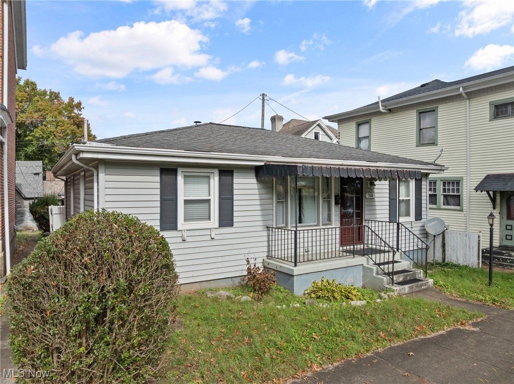 Photo of 308 Whitely Street, Bridgeport, OH 43912 (MLS # 5166918)