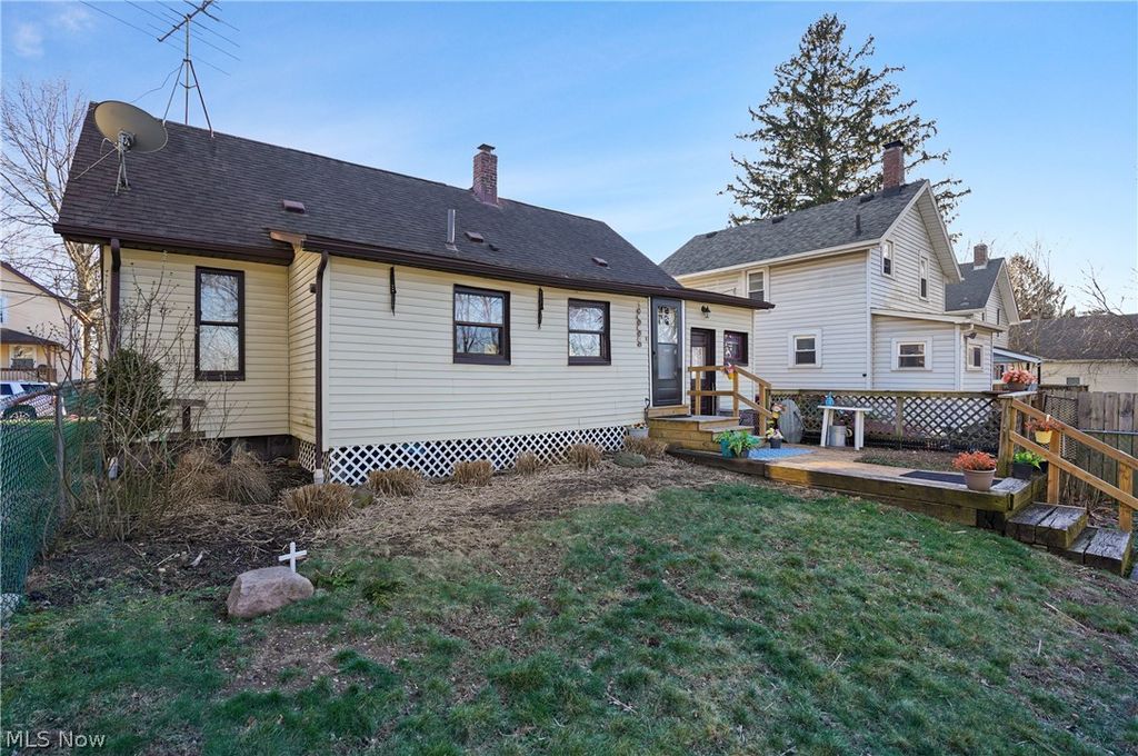 Photo of 1237 Mcintosh Avenue, Akron, OH 44314 (MLS # 5191859)