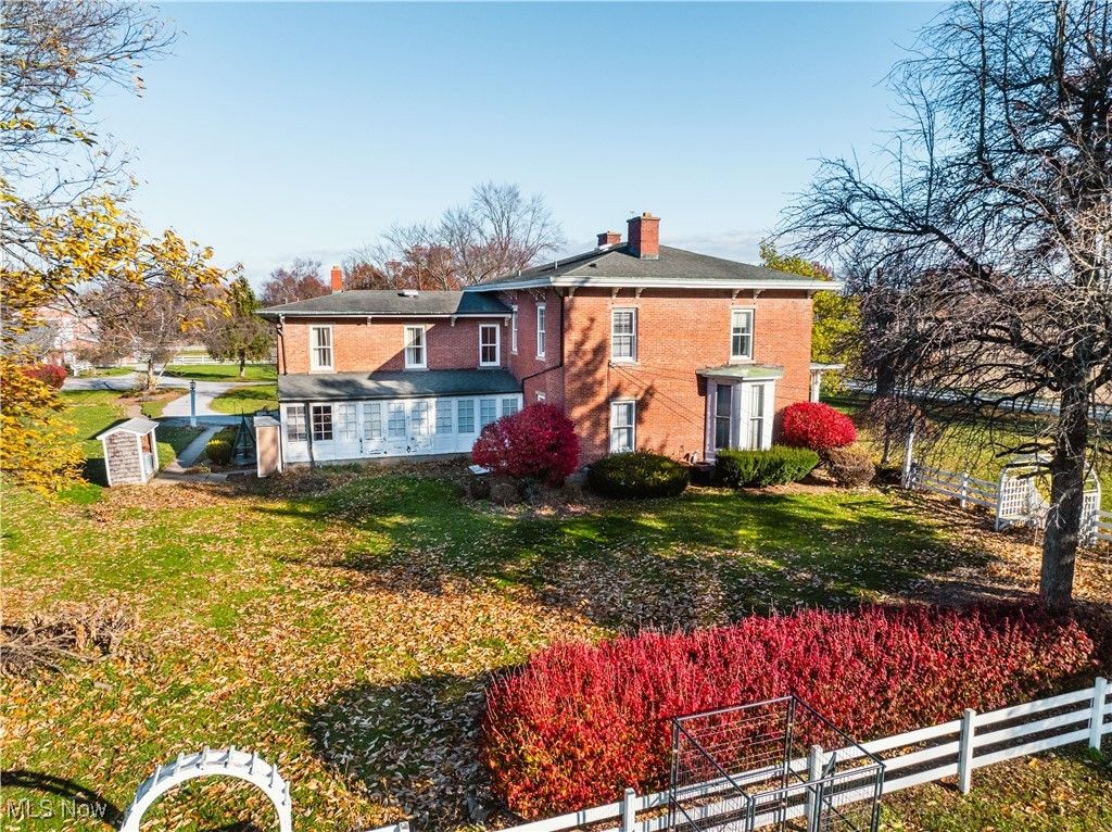 Photo of 2706 Bedford Road, Lowellville, OH 44436 (MLS # 5174095)