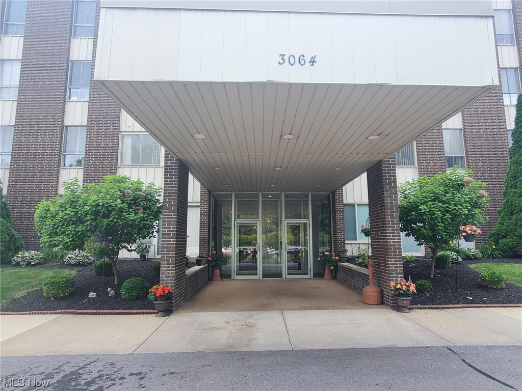 Silver Lake Towers - Residential