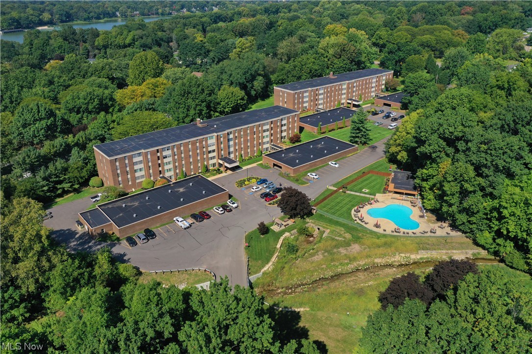Silver Lake Towers - Residential