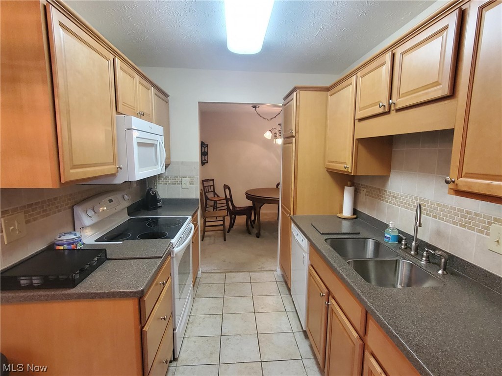 Silver Lake Towers - Residential