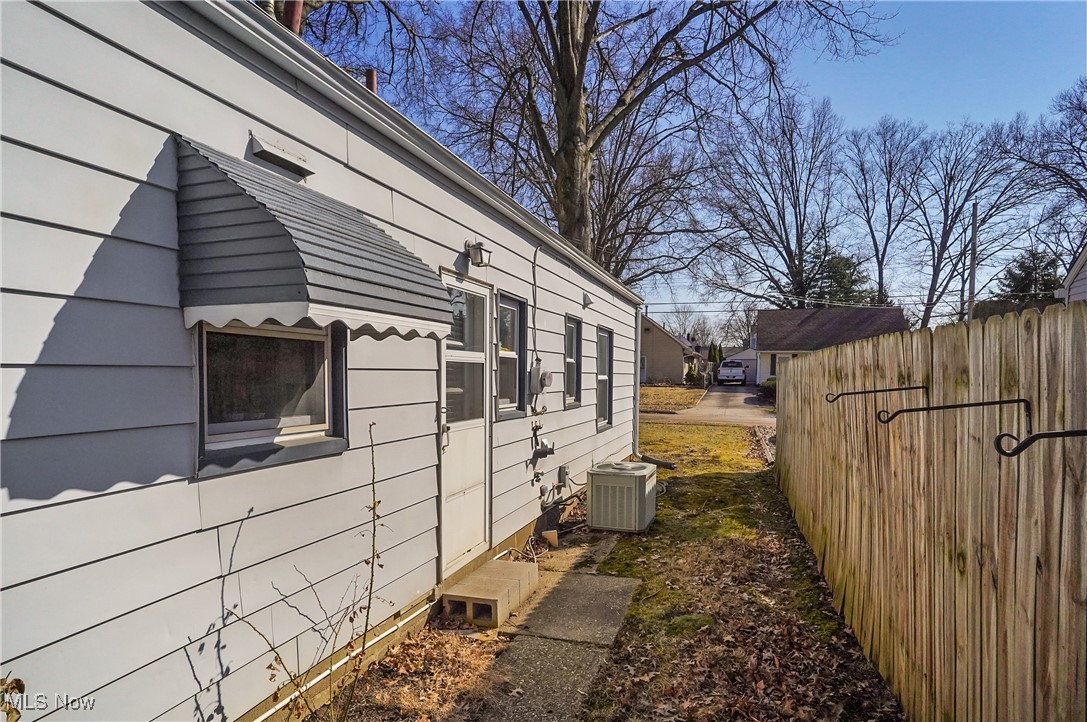 2860 Elmwood Street, Cuyahoga Falls, Ohio image 31