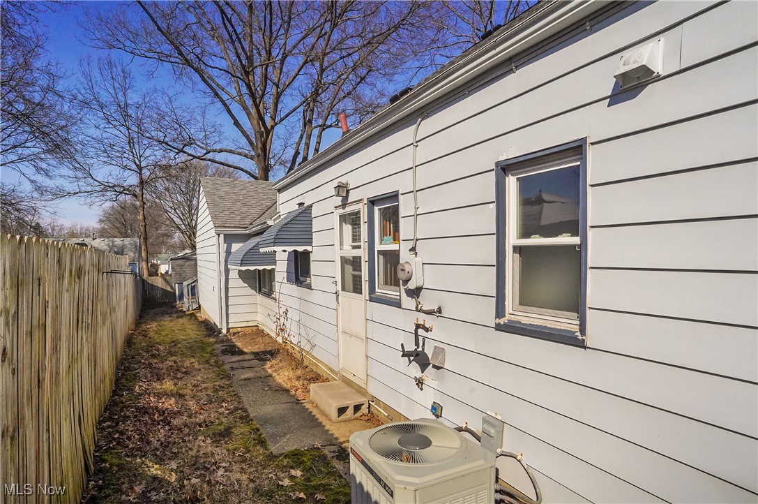 2860 Elmwood Street, Cuyahoga Falls, Ohio image 30