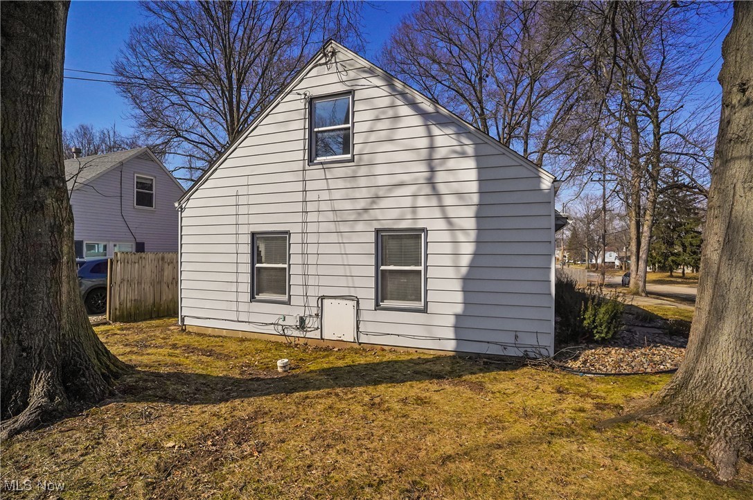 2860 Elmwood Street, Cuyahoga Falls, Ohio image 33