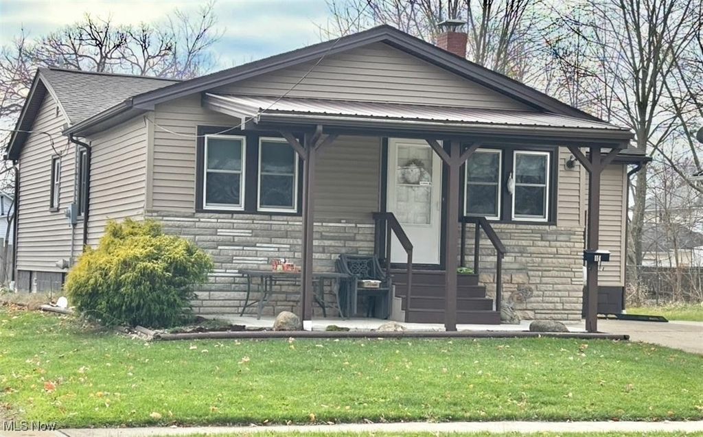 Photo of 114 Adams Street, Wellington, OH 44090 (MLS # 5173348)