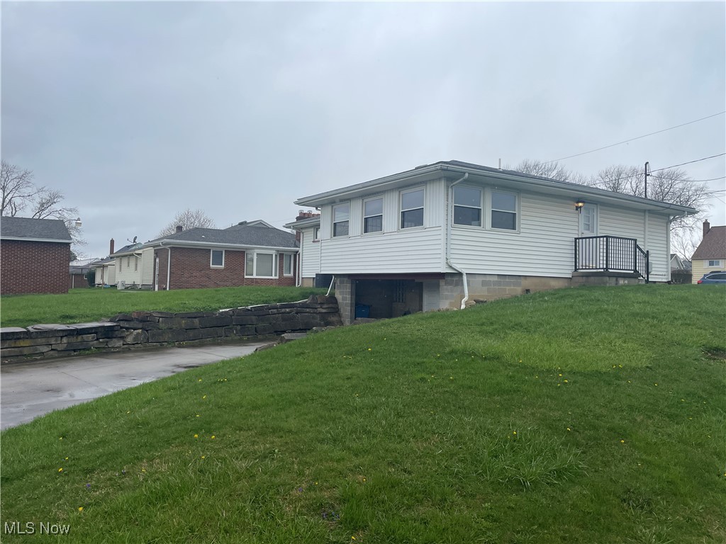 301 E Howard Street, Girard, Ohio image 23