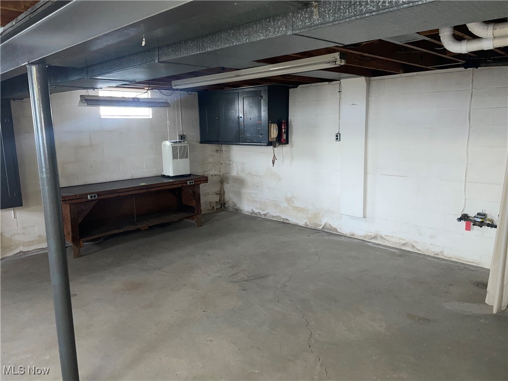 301 E Howard Street, Girard, Ohio image 21